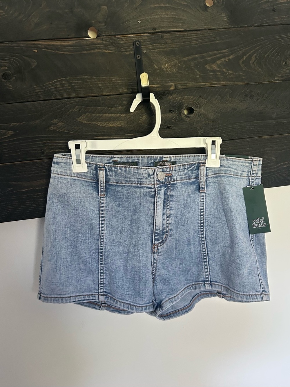 Light Wash Jean Women’s Shorts